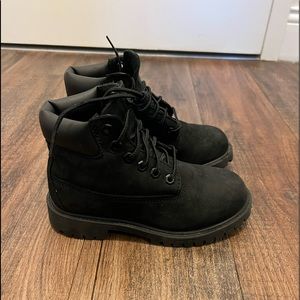 KIDS ALL BLACK TIMBERLAND BOOT